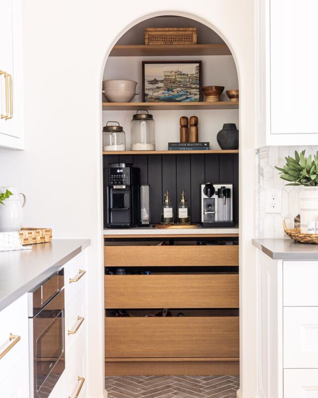 Swapping out a simple door or opening for an arch adds that much-needed detail to transform the mundane into a focal point! These are two great examples of arches elevating their spaces!

TDC Designer | @miles3_17 
Styling | @homeatlastco 
Photography | @emmahighfill